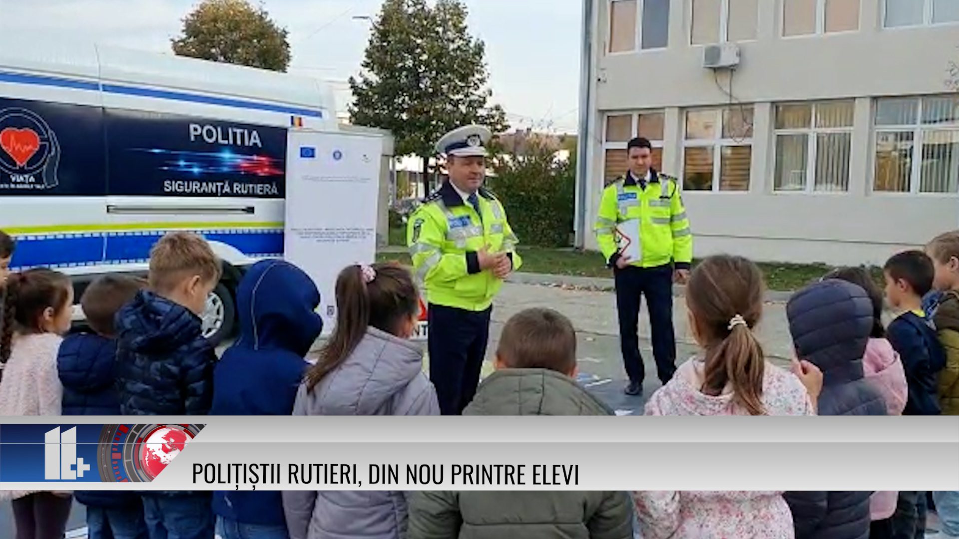 Polițiștii rutieri, din nou printre elevi