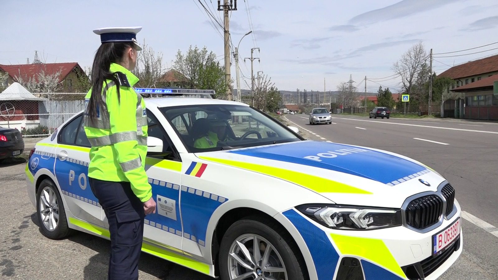 În trafic, cu aproape 200 de km/h, pe DN 56A