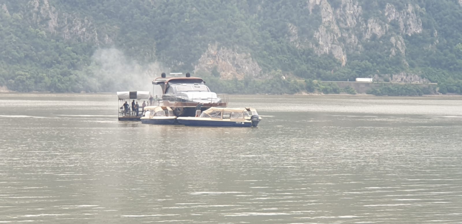 Incendiu la un yacht, pe Clisura Dunării