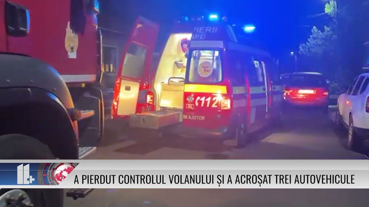 A pierdut controlul volanului și a acroșat trei autovehicule