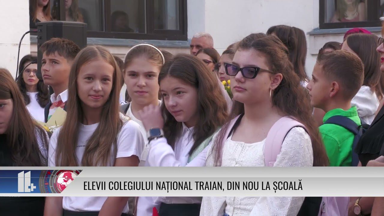 Elevii Colegiului Național Traian, din nou la școală