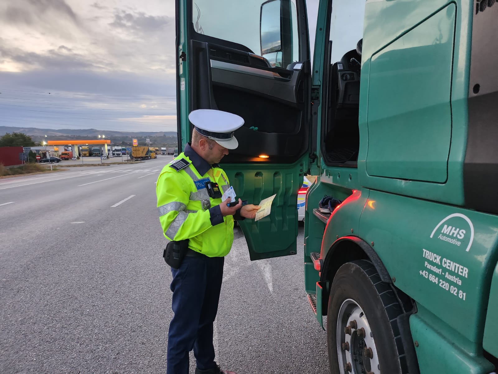 Polițiștii, cu ochii pe transportatorii de mărfuri