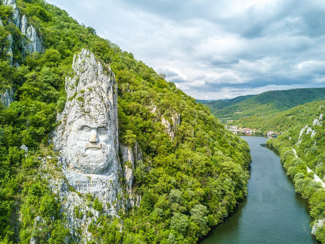 România, una dintre țările unde locuiesc cei mai fericiți tineri