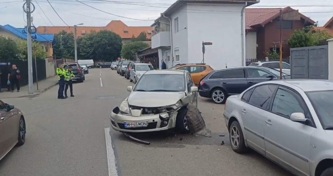 Accident, la intersecția străzilor Avram Iancu și Griviței!